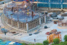 Gói thầu Thi công xây lắp và cung cấp, lắp đặt thiết bị kèm xây lắp thuộc Dự án Nhà khách tỉnh Điện Biên đang được triển khai thi công. Ảnh minh họa: Nhã Chi