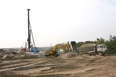 Công ty CP Đầu tư xây dựng Lê Hưng vừa trúng Gói thầu số 1 Xây dựng công trình thuộc Dự án Đường Vành đai 1, huyện Vũng Liêm, tỉnh Vĩnh Long. Ảnh minh họa: Tường Lâm