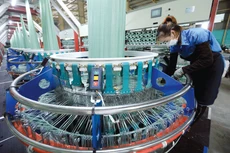 Nhiều doanh nghiệp không thể tiếp cận được nguồn vốn vay trung và dài hạn do điều kiện vay khó, thủ tục phức tạp. Ảnh: Tuấn Anh