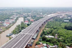 Tổng nhu cầu vốn đầu tư hạ tầng giao thông vùng Đông Nam Bộ đến năm 2030 khoảng 738.500 tỷ đồng, tập trung vào các dự án trọng điểm, liên kết vùng, tạo động lực lan tỏa. Ảnh: Lê Tiên