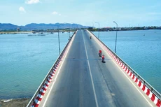 Nguồn vốn đầu tư công giải ngân nhiều dự án trọng điểm, liên vùng giúp hạ tầng vùng Đông Nam Bộ có nhiều nét khởi sắc. Ảnh: Tiên Giang