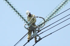 Tổng công ty Xây dựng điện Việt Nam trúng Gói thầu số 07 thuộc Dự án Nâng cao năng lực tuyền tải đường dây 110kV Thác Bà với giá 44,968 tỷ đồng (dự toán 45,311 tỷ đồng). Ảnh minh họa: Tường Lâm