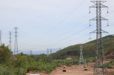 Điểm giao chéo đường dây 220kV Phù Mỹ - Phước An và công trình thi công cao tốc Bắc Nam qua tỉnh Bình Định