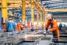 51,1% số doanh nghiệp đánh giá hoạt động sản xuất kinh doanh sẽ cải thiện nhẹ và 6,7% số doanh nghiệp cho rằng triển vọng năm 2024 sẽ khả quan hơn rất nhiều so với năm 2023. Ảnh: Internet