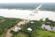 Chi phí đền bù, giải phóng mặt bằng thực tế của Dự án Đầu tư xây dựng cầu Rạch Miễu 2 tăng mạnh so với chi phí được duyệt. Ảnh: MT