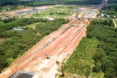 Nhu cầu vật liệu cát đắp nền cho cao tốc Bắc - Nam phía Đông đoạn Hậu Giang - Cà Mau khoảng 18 triệu m3, nhưng mới xác định nguồn được 1 - 1,5 triệu m3. Ảnh minh họa: Tiên Giang