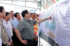 Từ đầu năm 2023, Thủ tướng, tổ trưởng các tổ công tác đã nhiều lần kiểm tra hiện trường dự án, làm việc với địa phương để kịp thời nắm bắt, tháo gỡ khó khăn, đôn đốc giải ngân đầu tư công. Ảnh: Dương Giang