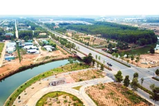 Nhiều địa phương kêu gọi đầu tư vào các dự án đầu tư có sử dụng đất để xây dựng khu đô thị, khu nhà ở thương mại; công trình thương mại, dịch vụ; nhà ở xã hội. Ảnh: Lê Tiên