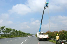 Công ty CP Chiếu sáng công cộng TP.HCM đang thực hiện 4 gói thầu duy trì hệ thống chiếu sáng đô thị trên địa bàn TP.HCM. Ảnh minh họa: Lê Tiên