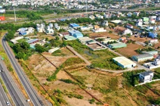Tình trạng nhiều địa phương chậm trễ, kéo dài công tác xác định giá đất làm ảnh hưởng đến hoạt động đầu tư phát triển. Ảnh: Lê Tiên