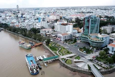 Giao thông thuận lợi sẽ nhanh chóng kết nối các tỉnh vùng Đồng bằng sông Cửu Long với Cần Thơ cũng như các khu chức năng quan trọng của Thành phố. Ảnh: Lê Tiên
