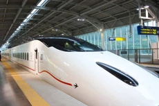 Đường sắt tốc độ cao Bắc - Nam dự kiến được đầu tư theo phương án hỗn hợp vận chuyển hành khách và hàng hóa, vận tốc thiết kế 250 km/h, vận tốc khai thác 160 - 225 km/h. Ảnh minh họa