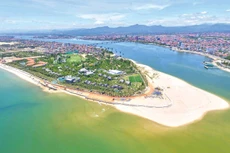 Quảng Bình xác định tập trung đầu tư để phát triển du lịch thực sự là ngành kinh tế mũi nhọn, là khâu đột phá để tăng trưởng và chuyển dịch cơ cấu kinh tế