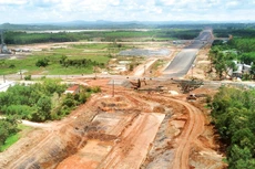 Nhiều mỏ khoáng sản đã được quy hoạch, nằm trong kế hoạch khai thác nhưng chưa xong thủ tục để cung cấp cho nhà thầu thi công đường cao tốc. Ảnh minh họa: Lê Tiên