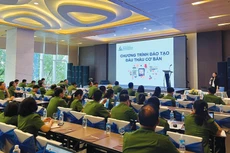 Đội ngũ cán bộ đấu thầu phải tinh nhuệ thì việc lựa chọn nhà thầu mới thực sự chính xác và đúng quy định của pháp luật. Ảnh: Cao Trung