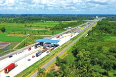 Bộ Giao thông vận tải đang nghiên cứu, đề xuất các giải pháp để tháo gỡ vướng mắc, đẩy mạnh thu hút đầu tư tư nhân vào hạ tầng giao thông theo phương thức PPP. Ảnh: Lê Tiên