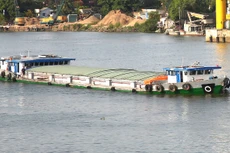 Công ty CP Đại lý vận tải biển Hoàng Long là nhà thầu duy nhất đạt đánh giá kỹ thuật tại Gói thầu Dịch vụ vận chuyển clinker vào Công ty TNHH MTV Xi măng Hạ Long. Ảnh minh họa: Nhã Chi