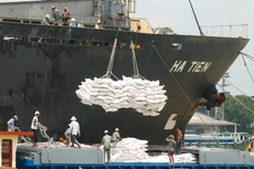 Nhu cầu và giá gạo xuất khẩu dự kiến sẽ ở mức cao từ nay đến cuối năm. Ảnh: Song Lê