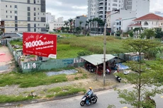 Lô đất A2, đường Phạm Văn Đồng, quận Sơn Trà, TP. Đà Nẵng đã được Phan Văn Anh Vũ chuyển nhượng cho Tập đoàn Công nghiệp - Viễn thông quân đội năm 2007. Ảnh: Hà Minh