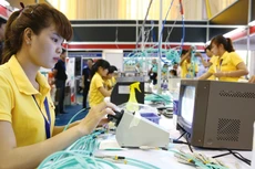 6 tháng đầu năm 2023, có 113.600 doanh nghiệp đăng ký thành lập mới và quay trở lại hoạt động, 100.000 doanh nghiệp rút lui khỏi thị trường. Ảnh: Tiên Giang