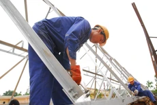 Sản phẩm cơ khí sản xuất trong nước khó “chen chân” vào các dự án, công trình có vốn đầu tư lớn. Ảnh: Tiên Giang