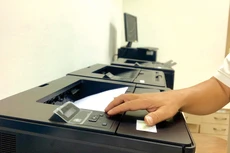 Phạm vi cung cấp của Gói thầu Mua sắm máy móc, trang thiết bị gồm các sản phẩm máy vi tính, máy in, máy scan. Ảnh: Nhã Chi