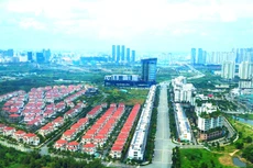 Thị trường bất động sản lệch pha cung - cầu do cơ cấu nguồn cung chủ yếu là sản phẩm cao cấp, giá trị lớn, thiếu dự án nhà ở bình dân, nhà ở xã hội. Ảnh: Lê Tiên