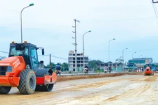 Gói thầu số 01 Xây lắp tuyến số 1 và tuyến số 3 thuộc Dự án Đường nội thị thị xã Ayun Pa, tỉnh Gia Lai đã được triển khai thi công từ đầu năm 2023. Ảnh minh họa: Tiên Giang