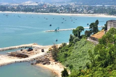 Gói thầu Thi công xây dựng công trình thuộc Dự án Đường ven biển nối cảng Liên Chiểu có giá 957,594 tỷ đồng. Ảnh: Hà Minh