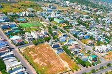 Theo kế hoạch, năm 2023, Quảng Ngãi sẽ đấu giá đất 14 dự án nhưng đến nay mới có 2 dự án được đấu giá thành công. Ảnh: Lê Danh