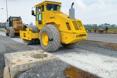 Từ đầu năm 2023 đến nay, Công ty CP Phát triển xây dựng và Thương mại số 909 trúng 11 gói thầu sửa chữa, bảo trì đường bộ với tổng giá 252,3 tỷ đồng. Ảnh minh họa: Tiên Giang