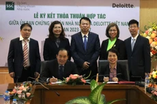 Đại diện Ủy ban Chứng khoán Nhà nước và Deloitte Việt Nam ký thỏa thuận hợp tác giai đoạn 2023 - 2027