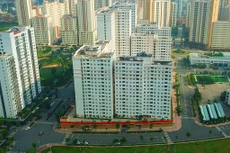 Các địa phương đang chờ đợi có hướng dẫn thống nhất đối với hình thức lựa chọn nhà đầu tư để có thể triển khai nhanh chóng và hiệu quả dự án nhà ở xã hội. Ảnh: Song Lê