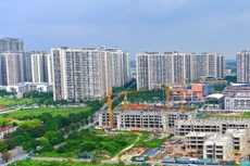 Nửa đầu năm 2023, dư nợ kinh doanh bất động sản tăng 17,41%, vượt xa mức tăng 10,73% của cả năm 2022. Ảnh: Lê Tiên