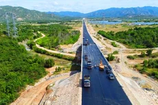 3 dự án thành phần cao tốc Bắc - Nam phía Đông giai đoạn 2017 - 2020 (Mai Sơn - Quốc lộ 45, Vĩnh Hảo - Phan Thiết, Phan Thiết - Dầu Giây) dự kiến thông xe dịp 30/4/2023. Ảnh: Nguyễn Quý