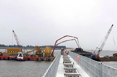 Cả nước có 106 dự án điện gió đang được triển khai đầu tư xây dựng với tổng mức đầu tư khoảng 6 tỷ USD, tổng công suất 5.655 MW. Ảnh: Bùi Văn Thịnh