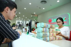 Bộ Tài chính đang tính toán gói hỗ trợ lãi suất khoảng 20 nghìn tỷ đồng giúp các doanh nghiệp bị ảnh hưởng nặng nề bởi dịch. Ảnh: Lê Tiên