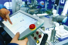 Việt Nam có nhiều cơ hội để hưởng lợi từ nền kinh tế số với dân số trẻ, có học thức, am hiểu công nghệ và là nền kinh tế có Internet tăng trưởng nhanh thứ hai Đông Nam Á. Ảnh: Lê Tiên