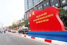Đại hội Đại biểu toàn quốc lần thứ XIII của Đảng khơi dậy khát vọng phát triển đất nước phồn vinh, hạnh phúc; phát huy ý chí và sức mạnh đại đoàn kết toàn dân tộc; đẩy mạnh toàn diện, đồng bộ công cuộc đổi mới, công nghiệp hóa, hiện đại hóa
