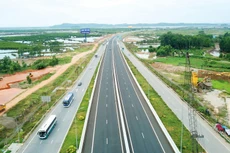 Nhiều dự án hạ tầng giao thông đầu tư mới đã minh chứng được tính hiệu quả của phương thức PPP, giúp người dân có sự lựa chọn tốt hơn khi lưu thông và góp phần kích hoạt kinh tế địa phương. Ảnh: Tiên Giang