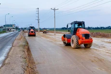 Đại biểu Quốc hội đề nghị Chính phủ lấy đầu tư công dẫn dắt, kích hoạt đầu tư xã hội, nhất là các giải pháp đột phá thu hút đầu tư PPP vào phát triển hạ tầng. Ảnh: Nhã Chi