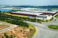 Việc khơi thông nguồn lực từ đất đai vừa tạo nguồn thu lớn cho ngân sách nhà nước, vừa kiến tạo môi trường thuận lợi cho doanh nghiệp phục hồi và phát triển. Ảnh: Lê Tiên