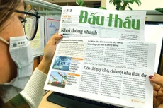 Báo Đấu thầu (số ra ngày 9/11/2021) có bài phản ánh “Đấu thầu tại huyện Lương Sơn (Hòa Bình): Tiêu chí gây khó, chỉ một nhà thầu dự”. Ảnh: Lê Tiên