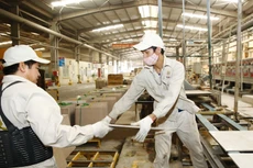 Cần nhanh chóng ban hành các gói hỗ trợ tiếp theo, tạo cú hích giúp doanh nghiệp tận dụng quãng thời gian còn lại của năm 2021 để tăng tốc hoàn thành kế hoạch. Ảnh: Nhã Chi