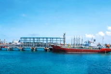 Nhà máy Lọc dầu Dung Quất đang vận hành 100% công suất, đảm bảo cung ứng xăng dầu cho phục hồi chuỗi sản xuất trong tình hình mới