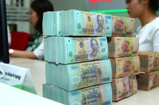 Nhiều ý kiến cho rằng, vẫn còn dư địa để nới bội chi ngân sách nhà nước và tăng trần nợ công để hỗ trợ nền kinh tế hồi phục trong giai đoạn tới. Ảnh: Lê Tiên