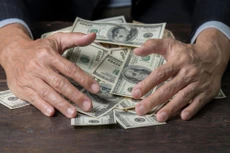 Những tỷ phú có sự nghiệp đột phá sau tuổi 35