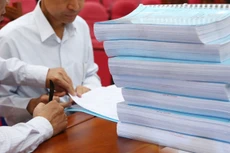 Tiết lộ tài liệu yêu cầu làm rõ HSDT và trả lời của nhà thầu trong quá trình đánh giá HSDT trước khi công khai kết quả lựa chọn nhà thầu là hành vi bị cấm. Ảnh: Lê Tiên