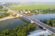 Dự án Xây dựng cầu Đồng Sơn và đường dẫn lên cầu có tổng mức
đầu tư 1.163 tỷ đồng, tổng chiều dài 10,62 km. Ảnh: St