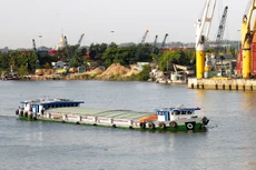 Thủ tướng yêu cầu đẩy mạnh phát triển hệ thống cảng cạn, trong đó ưu tiên đầu tư các cảng cạn kết nối với đường thủy nội địa. Ảnh: Lê Tiên